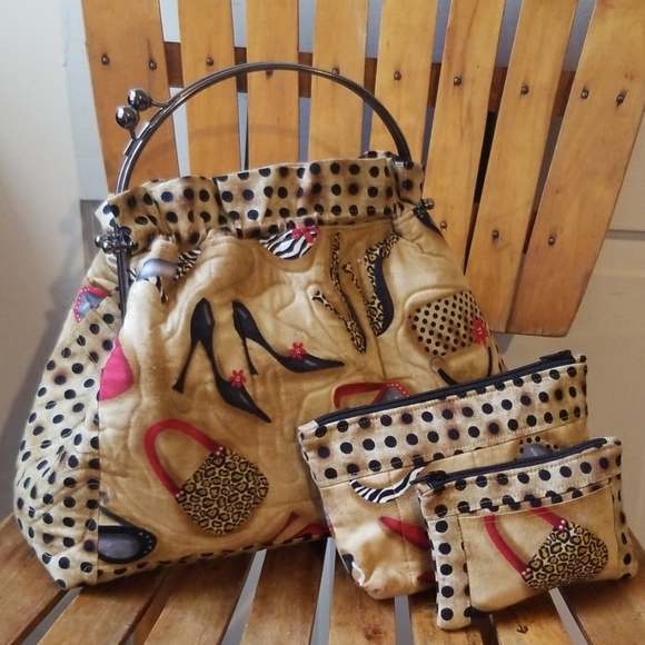 quilted bag Handbags - NWOT quilted set bag